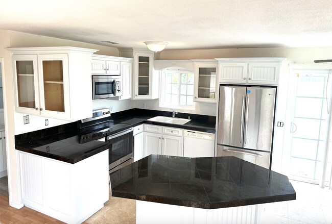 Building Photo - 2723 Moundview Pl