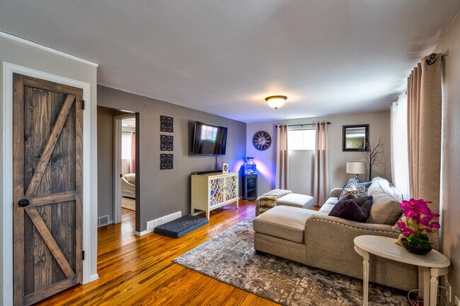 Foto del edificio - 3615 Anemone Cir