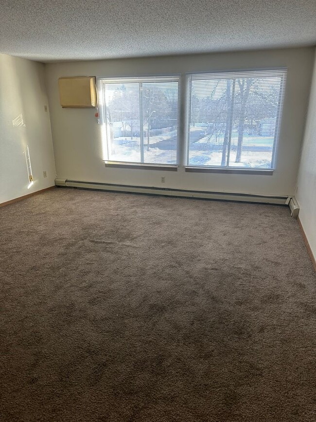 Building Photo - Two Bedroom