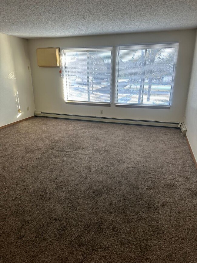 Building Photo - Two Bedroom