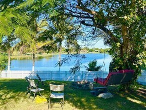 Building Photo - 9825 Palmetto Club Dr