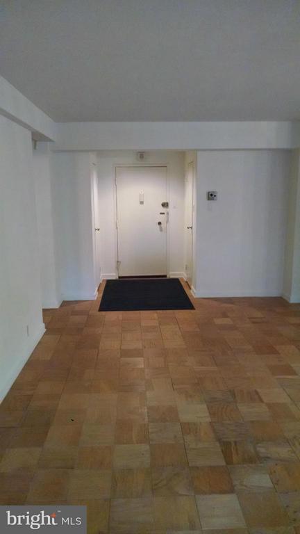 Foto del edificio - 4201 Cathedral Ave NW