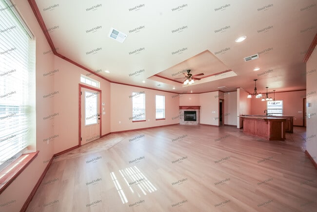 Building Photo - 14721 S Broadway Ave