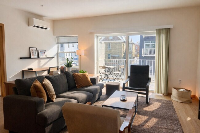 Foto del edificio - 1640 N Water St