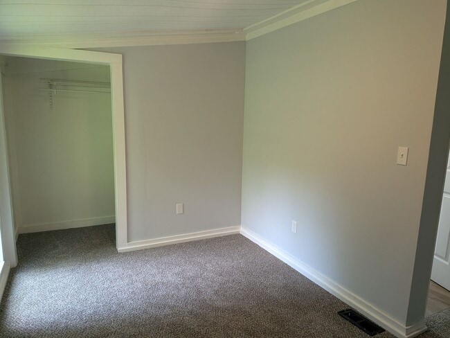Foto del edificio - Move in Ready 4 Bed 2 Bath House