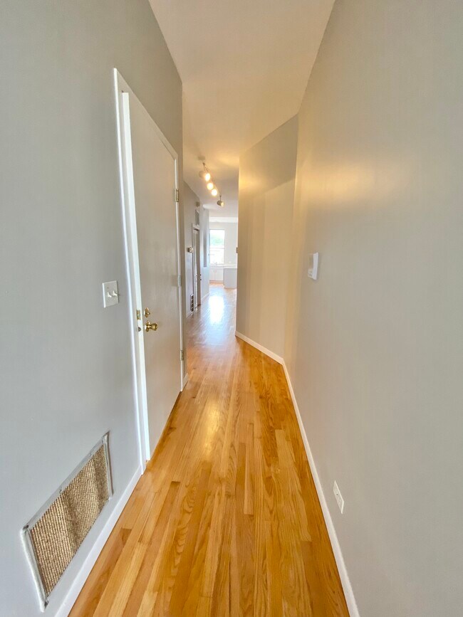 4347 S Ellis Ave Unit 3, Chicago, IL 60653 Condo for Rent in Chicago