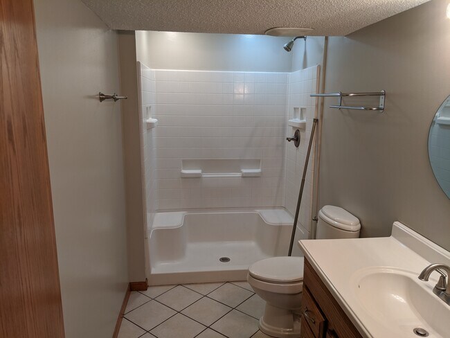 Foto del edificio - 2429 E 32nd St