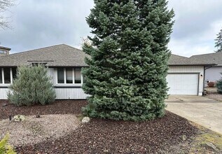 Building Photo - 1529 E Loch Haven Dr