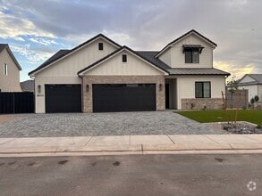 Building Photo - 2933 E Yavin Wy