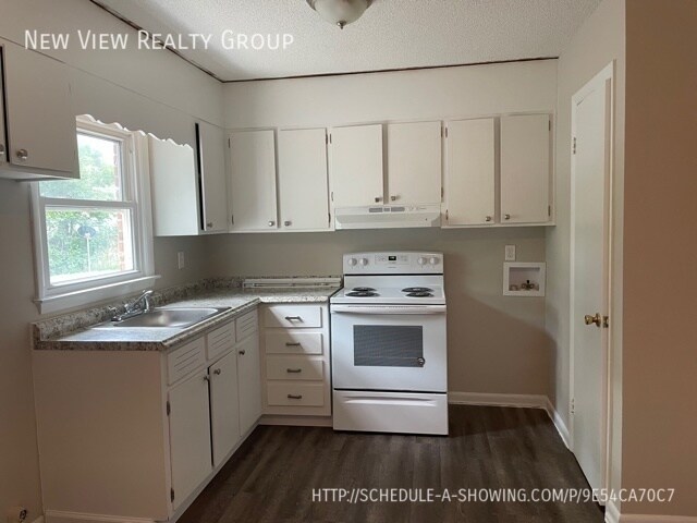 Building Photo - 2119 Bulla St