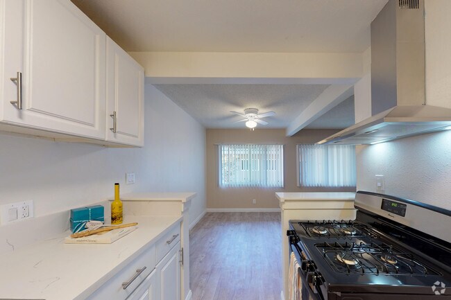 1HAB,1BA - 700 ft² - Trio Apartment Homes