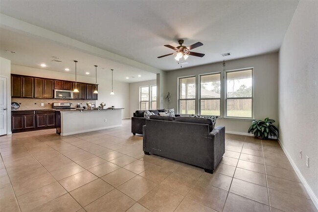 Foto del edificio - 13421 Clayton Lake Ln