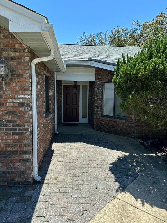 Foto del edificio - 3942 Balsam Dr