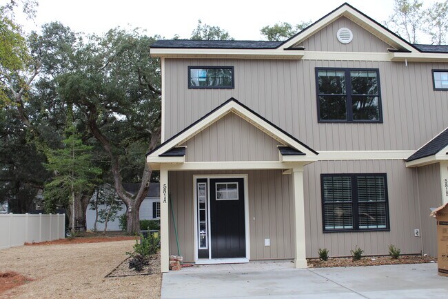 leftside of townhome - 581 Bend Ave