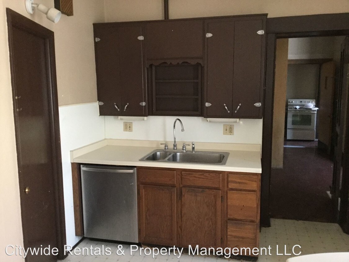 Foto principal - 2816 W Lincoln Ave