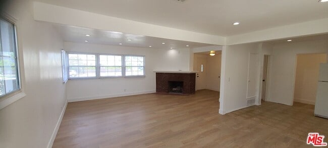 Foto del edificio - 6307 Tampa Ave