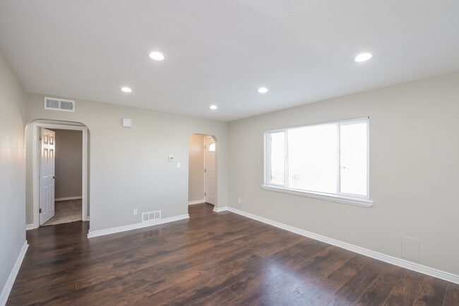 Building Photo - 1620 Carrol Court