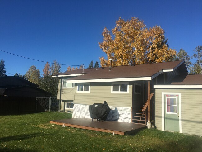 Lounging back yard - 1824 Wickersham Dr