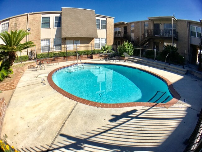 Building Photo - 5550 N. Braeswood Blvd