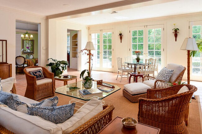 Foto del edificio - 153 Woodbridge Rd