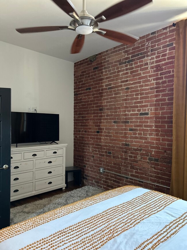 Building Photo - The Remington Bristol