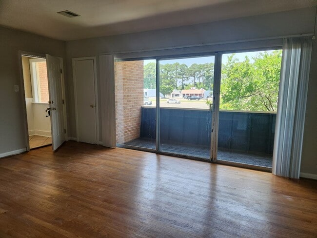 Building Photo - Executive Suites 2