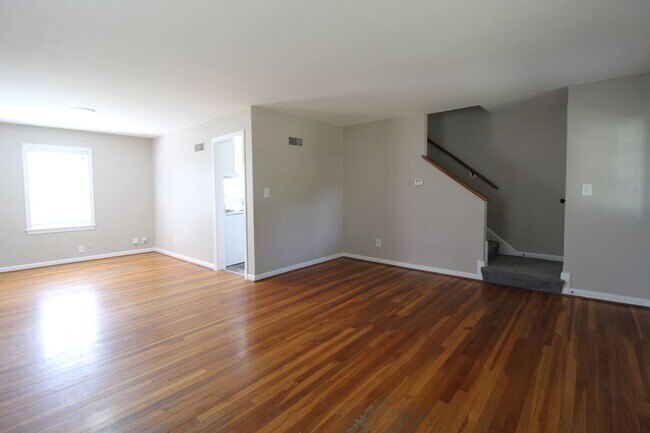 Building Photo - 2 Bedroom 1 Bath Duplex In The Waldo Area