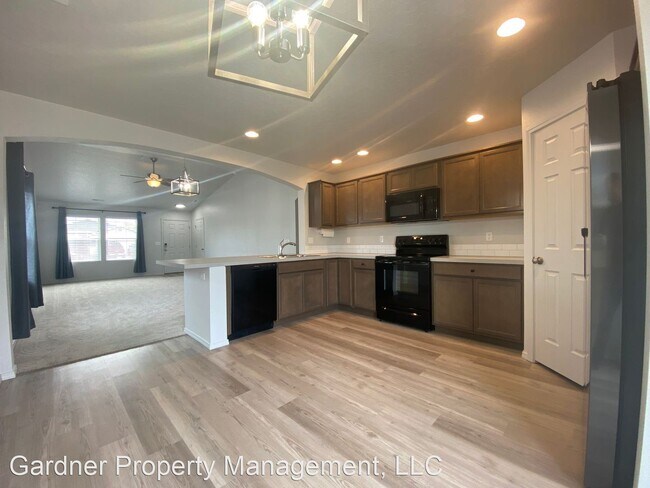Building Photo - 3 br, 2 bath House - 1772 E. Celbridge St.