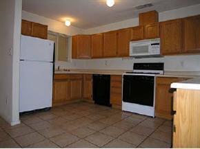 Building Photo - Amazing Mountain Views! Awesome Townhouse ...