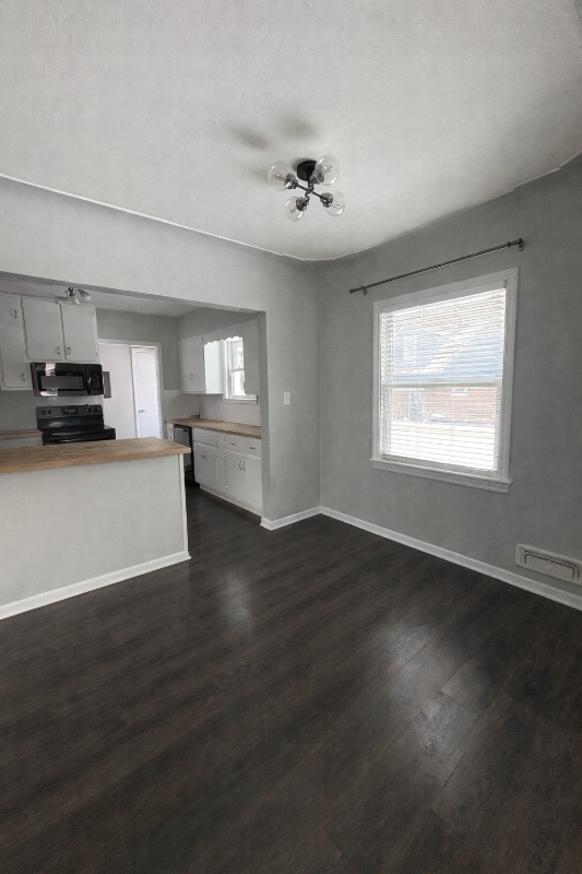 Foto del edificio - 5306 E 10th St