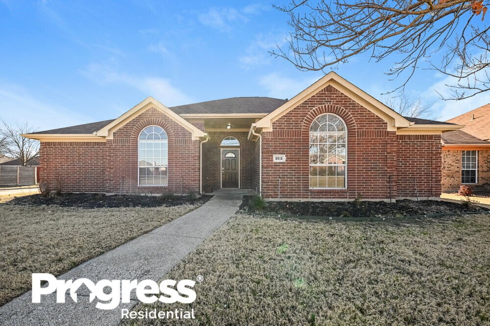 Foto principal - 2612 Creek Crossing Rd