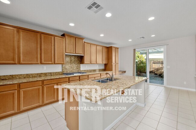 Foto del edificio - 3152 Overton Way