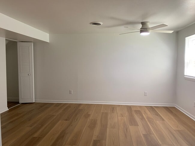 Foto del edificio - 1626 Williamsburg Ln E