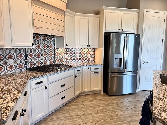 Foto del edificio - Beautiful Single Family Home in Desirable Subdivision Available in April 2026