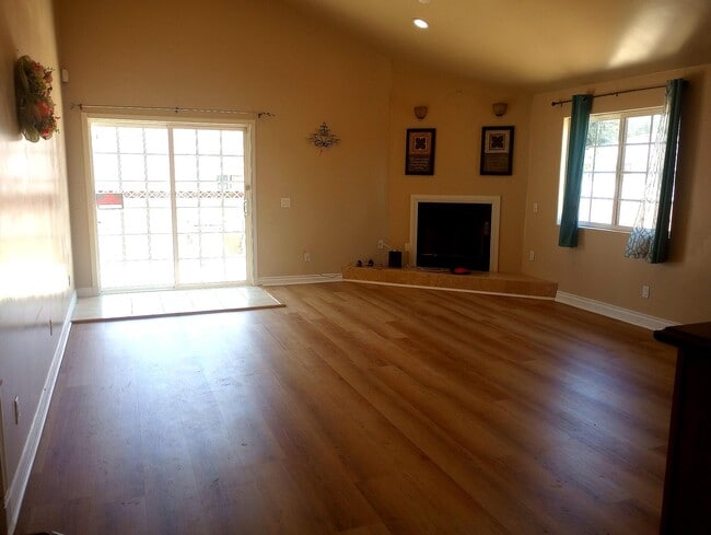Building Photo - 6603 Crossway Dr
