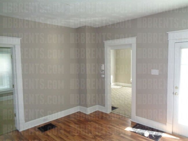 Building Photo - 1022 Auburn St 2BR/1BA (Middletown)