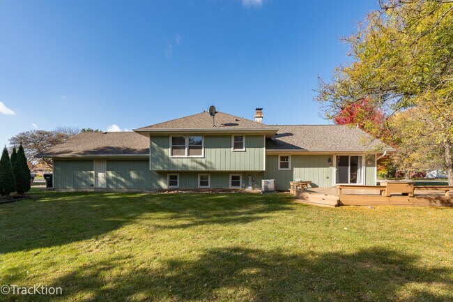 Foto del edificio - 11S639 McGrath Ln