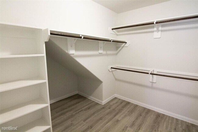 Building Photo - 4 br, 2.5 bath House - 5610 Gara River Dr