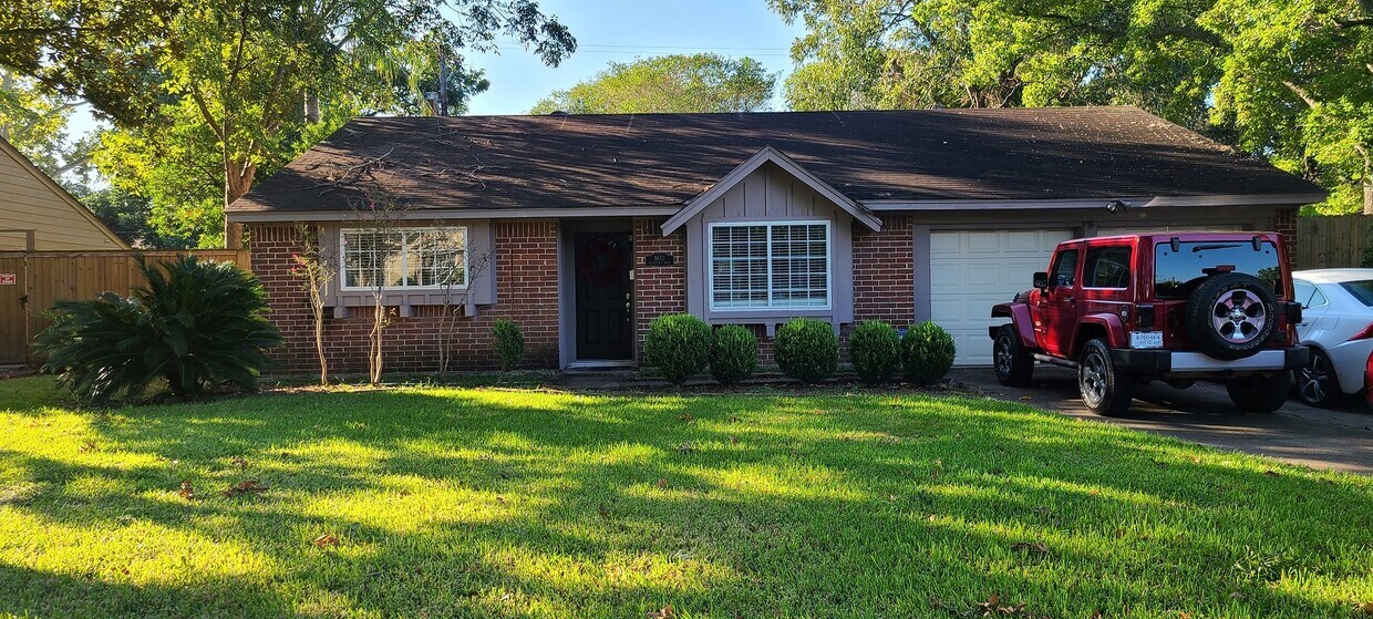 9655 Meadowvale Dr, Houston, TX 77063 House Rental in Houston, TX