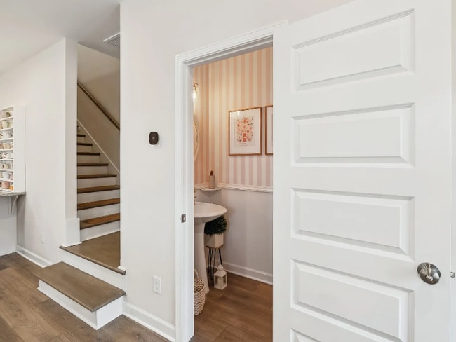 Foto del edificio - 147 Bess Blvd