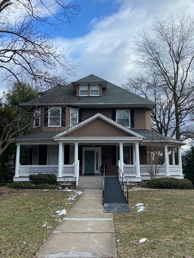 Exterior - 4611 Roland Ave