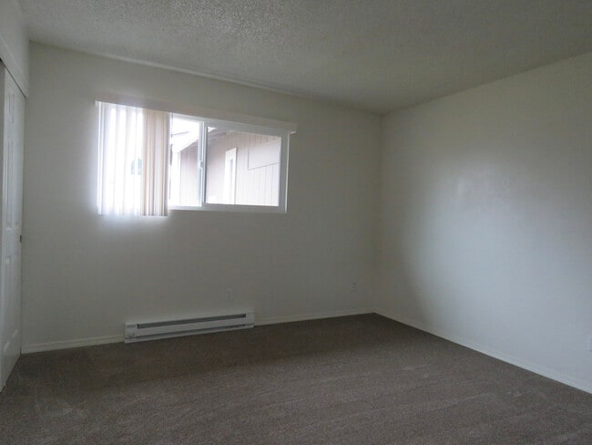 Building Photo - 17300 SW Merlo Rd