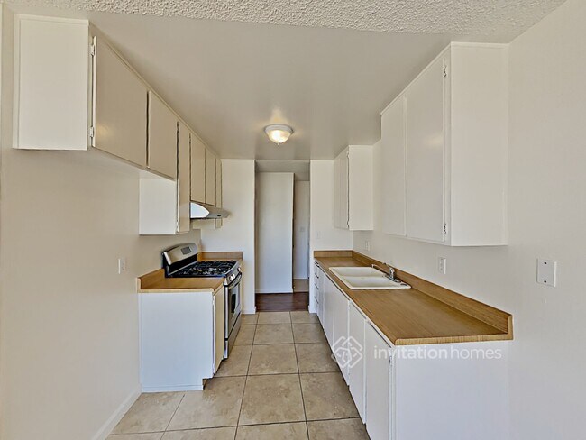 Building Photo - 6139 Carl Sandburg Cir