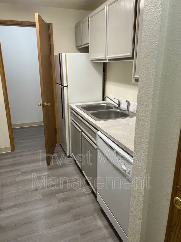 Foto del edificio - 7106 NE Hazel Dell Ave