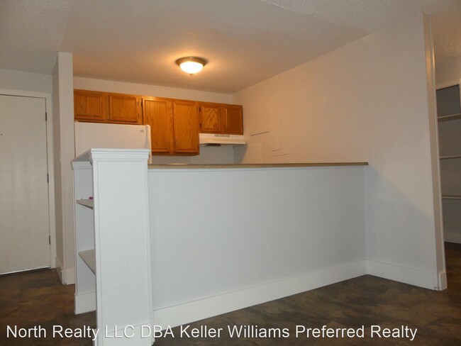 Building Photo - 3 br, 1 bath Condo - 707 W. 96th Ave. #18