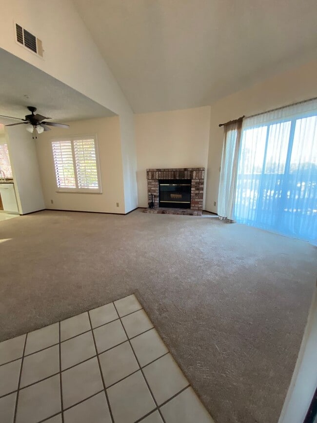 Building Photo - 3346 Smoketree Commons Dr