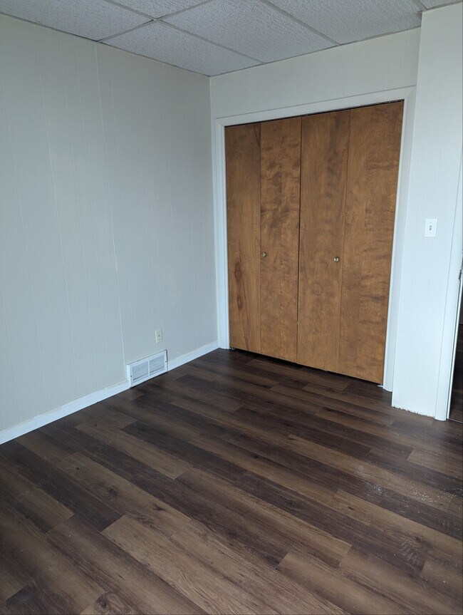 Bed Room 2 - 100 S Farragut St
