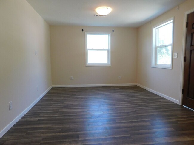 Building Photo - Complete Remodeled 2bd/1ba Cozy Home for Rent