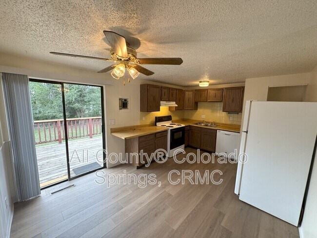 Building Photo - 1389 Commanchero Ct