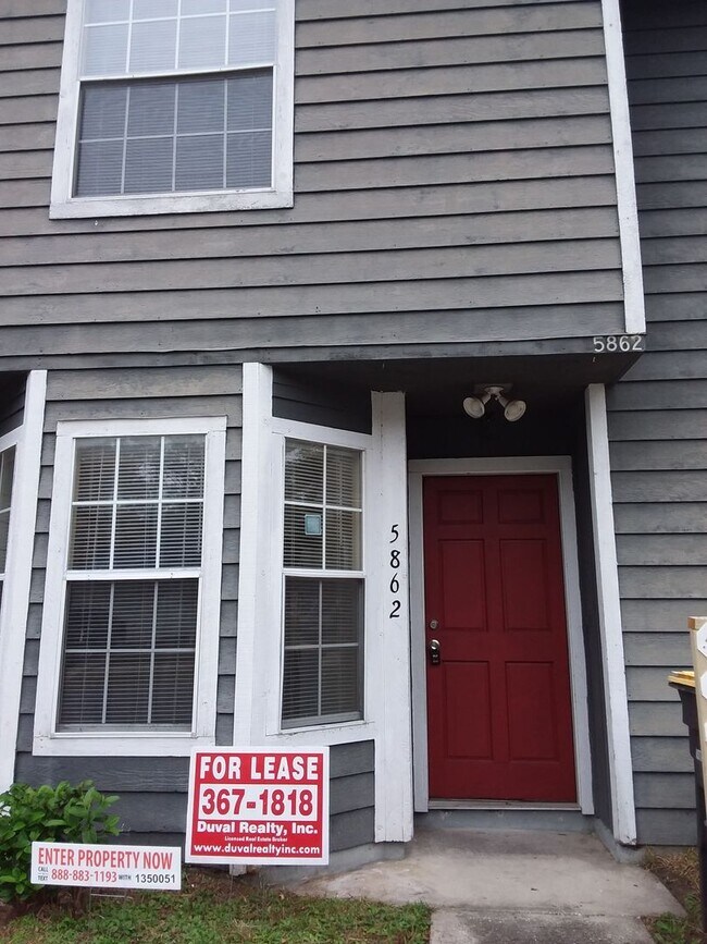 Photo - Large 2/2.5 towhome near NAS Jax